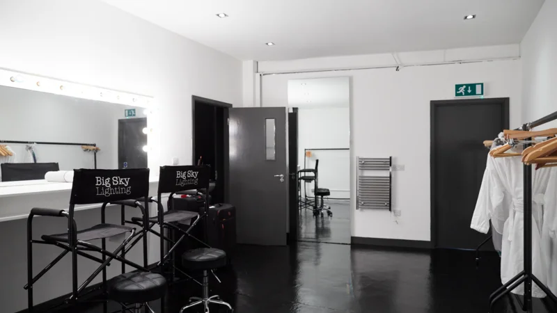 Studio 08 Hair and Makeup